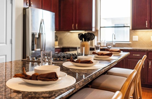 East Downtown Houston House | Downtown/3 bd/3.5 bath/TV in each/Garage Gym