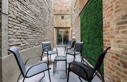 Central Business District Apartment | Downtown 4BR | Private Outdoor Patio | King Beds | The St. Louis