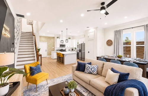 Greater Third Ward House | Downtown | Hot Tub, Fire Pit, Games & Movies