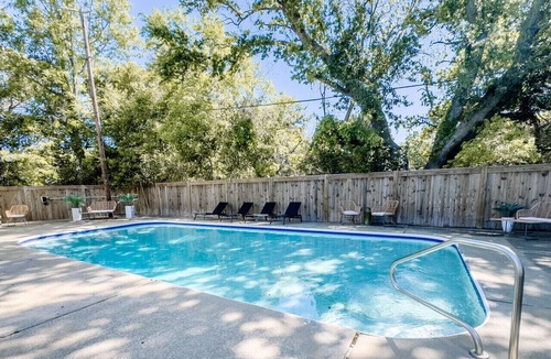 Biloxi Condo | Downtown Ocean Springs: Pool & Beach