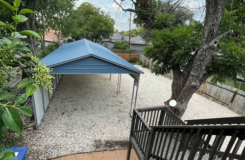 Highland Park Apartment | Downtown San Antonio/Highland Park, Cozy 1-bedroom, WiFi, AC, washer/dryer, 202