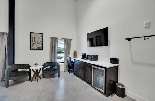 Midlothian Apartment | Downtown Stay at The Lawson -232