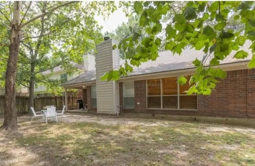 Grogan's Mill House | Dreamy 3 Bedroom House in the Woodlands 30 min from FIFA World Cup