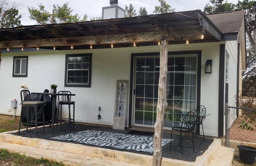Dripping Springs House | DRIP DROP INN - Stylish Hill Country Home in the Heart of Dripping Springs