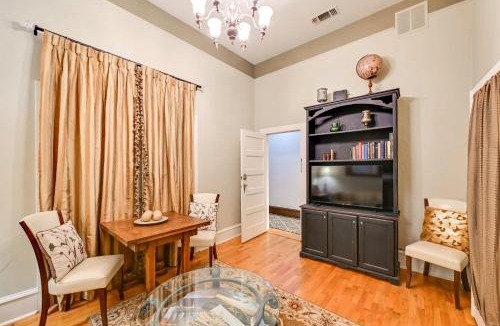 Decatur Apartment | Dtwn Decatur Apt: Walk to Restaurants & Shops