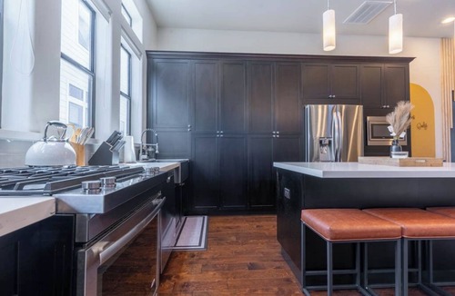 East Downtown Houston House | EADO ROOFTOP City View+Major international sporting event VIBES, walk to GRB and Toyota Center.