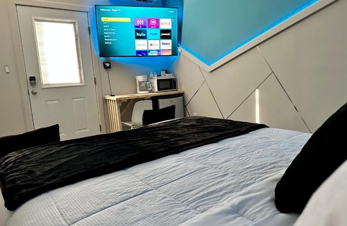 Eagle Pass Apartment | Eagle Stay Dainty Studio