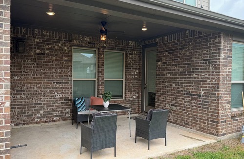 Clodine House | EbereAmuse Family Getaway, Spacious 4-bedroom house in peaceful Richmond with AC