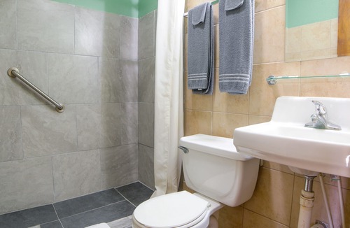 Lockport Hotel | Economy Inn By OYO Lockport near Houma