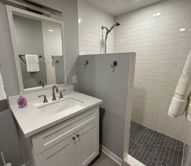 Neartown Cabin | Elegant 1 Bdr-Montrose Siena @The Italian Plaza