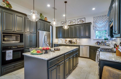 Highlands - Perkins House | Elegant Baton Rouge Home w/ Yard ~ 3 Mi to LSU!