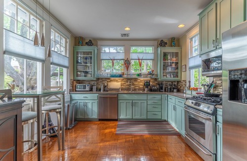 Audubon House | Elegant Uptown Riverside Owner's Suite