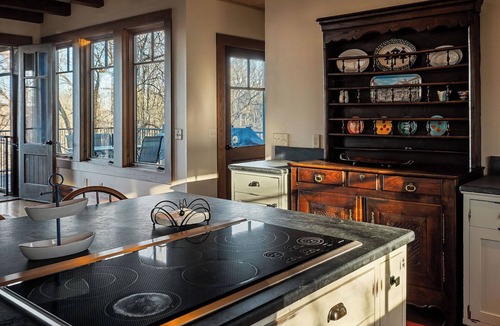 Baxter Ski Chalet | Emerald Overlooking Center Hill Lake