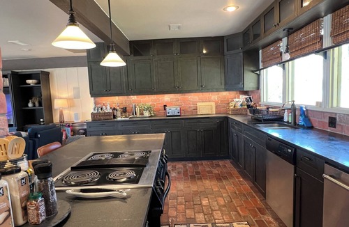 Cedar Creek Reservoir House | Enchanted Oaks Lakefront: Hot Tub, Arcade, Golf Cart, Kayaks - Sleeps 10
