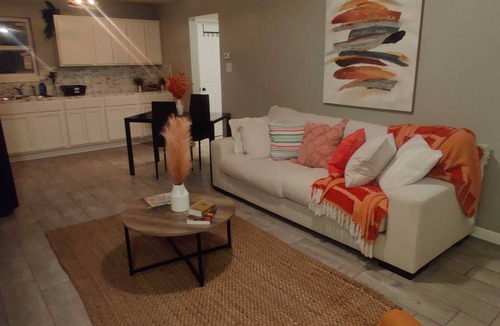 Mid City North Apartment | Enchanting 1bedroom Polish Apartment w/free WiFi& parking near most attractions