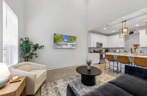 Lafayette House | Enclave 2 Bedroom Luxury Homes