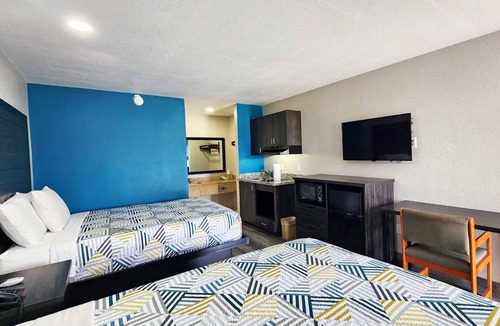 Wharton Hotel | Enjoy a Hassle-Free stay! Free Breakfast Near the Wharton County Museum