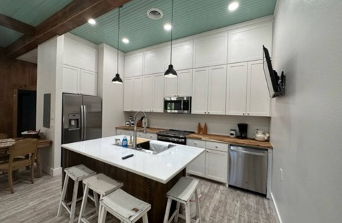 Arthur City Other | Enjoy a Relaxing Retreat to The Farmhouse in the East Texas Countryside!
