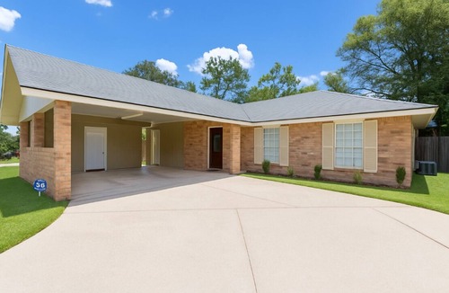 Park Forest - LA North House | Enjoyable 3-bedroom house with AC in Baton Rouge