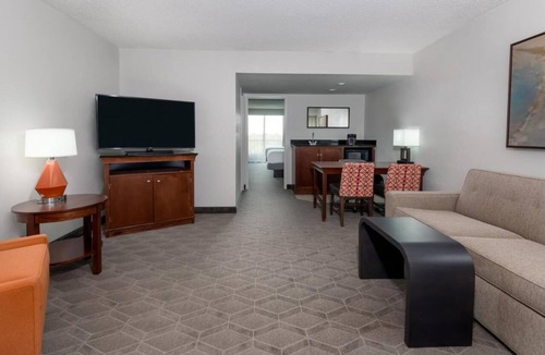 Park Central Hotel | Ensuring a Very Comfortable & Memorable Stay! 4 Relaxing Units, Pool!