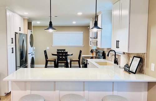 Arlington House | Entertainment District Retreat in Arlington- Short walk to the stadiums!