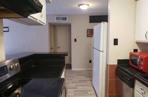 Clodine Apartment | Entire apartment full furnished up to 4 guests. 5.mins to China town