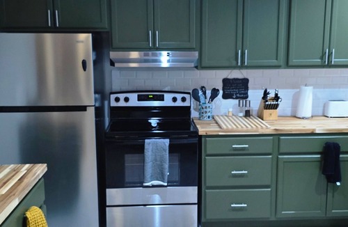 Broadmoor House | Entire home in the Broadmoor area of Shreveport Louisiana. 4 beds and 1 bath