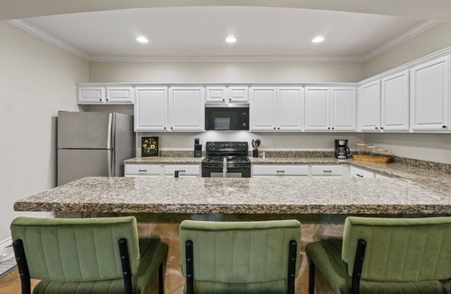 Wellborn House | Entire home in College Station, TX great for games days, or Getaways.