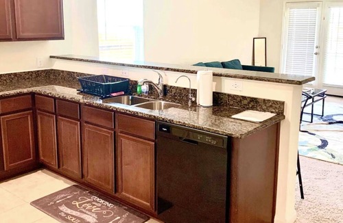 Atascocita House | ENTIRE HOME JUST 10 MINS from IAH, 20 Miles DWNTWN