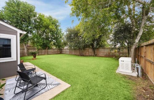 Clear Lake Villa | Entire House 3 BR 2 BA in Clear Lake City