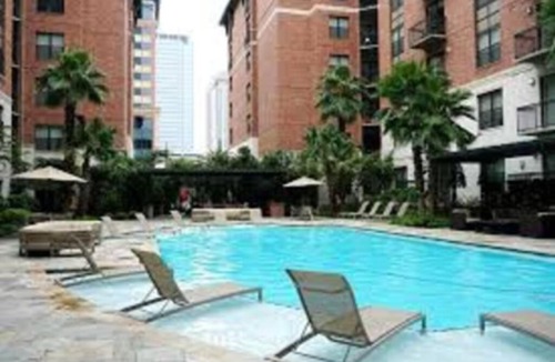 Downtown Houston Apartment | Entire Modern Downtown Apartment Ideal For Long-Term Stays