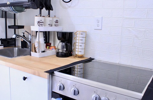 Clodine Apartment | Entire studio w/private entrance near Hwy, Playgrounds and parks