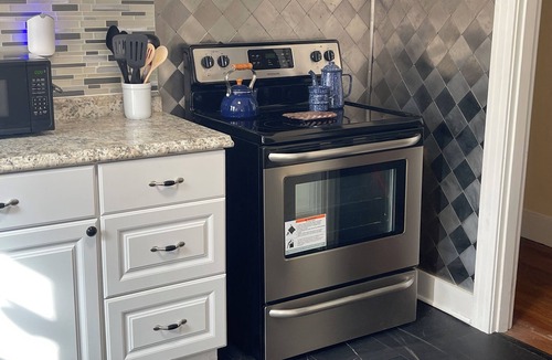 Bossier City House | Escape in Bossier Family & Work-Friendly