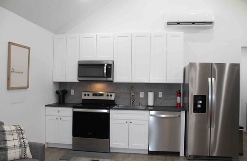 Compton Cabin | Escape to a peaceful Ozarks cabin near the Buffalo National River, perfect for couples and small families. Enjoy mountain views, a cozy private setting, and easy access to hiking trails, waterfalls, and Eureka Springs.