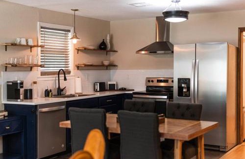 East Riverside House | Escape to a Restored 1920s East Waco Bungalow