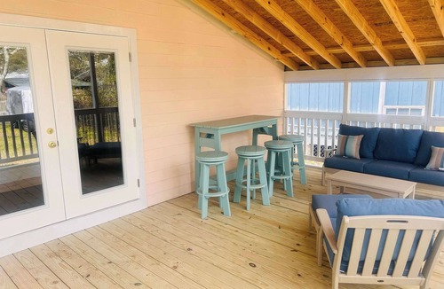 Old Town Cottage | Evening Glow at the Sunset Serenade