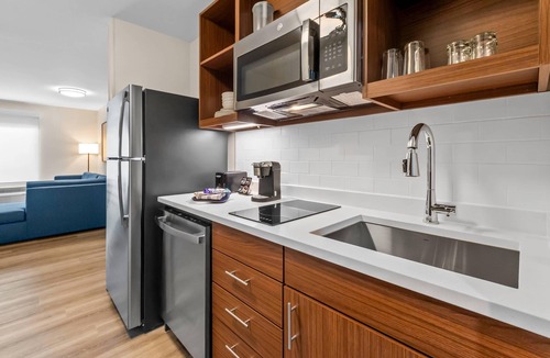 West San Antonio Hotel | Everhome Suites San Antonio Lackland near SeaWorld by Choice Hotels