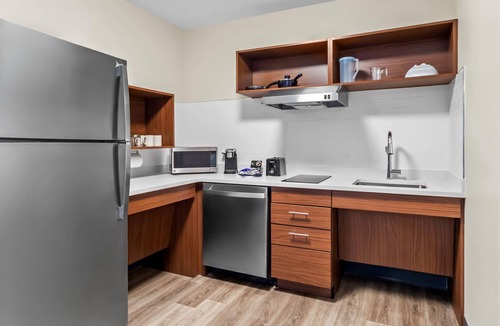 West San Antonio Hotel | Everhome Suites San Antonio Lackland near SeaWorld by Choice Hotels