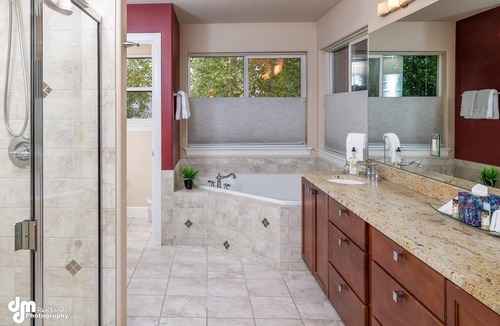 University Area House | Exceptional Accommodations for Larger Families & Groups