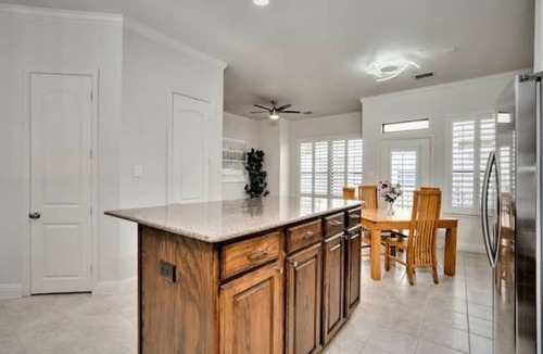 Legacy Park House | Executive Living At The Shops of Legacy Plano. FAMILY, KIDS & PETS FRIENDLY!