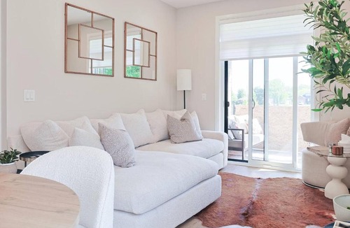 Mount Forest Bed & Breakfast | Executive Luxe Condo - Corporate Stay