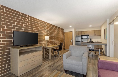 Waterloo Hotel | Executive Residency By Best Western Waterloo & Cedar Falls