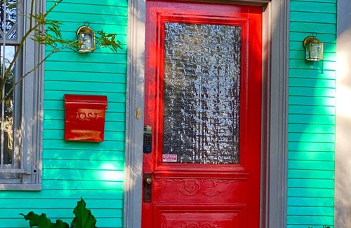 East Carrollton House | Experience Charm & Beauty of Authenitc New Orleans 1 Br. Home with Patio Garden