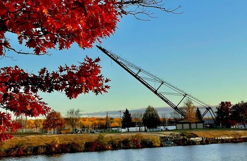 Cornell Cabin | Experience fall along the beautiful Chippewa River