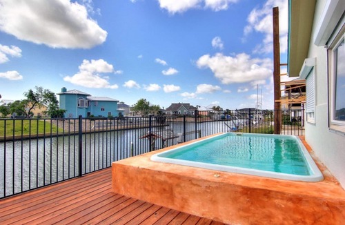 Rockport House | Experience Rockport charm, just a quick 11-minutes drive to Rockport Beach Park