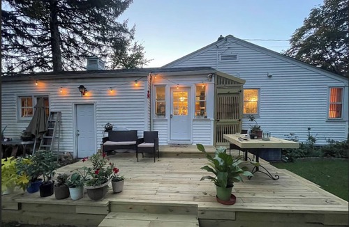 Poughkeepsie House | Extremely Charming 2-bedroom house in Poughkeepsie- great location.
