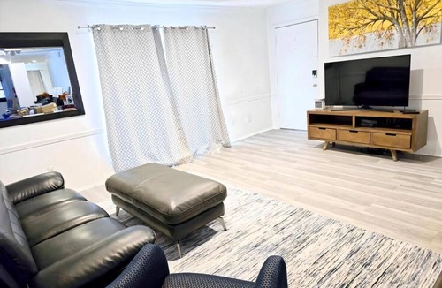 North Dallas Condo | Fabulous 1-bedroom condo with AC in Dallas, swimming pool, washer and dryer