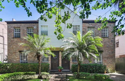 Central Carrollton Association House | Fabulous 2-bedroom townhome with parking!