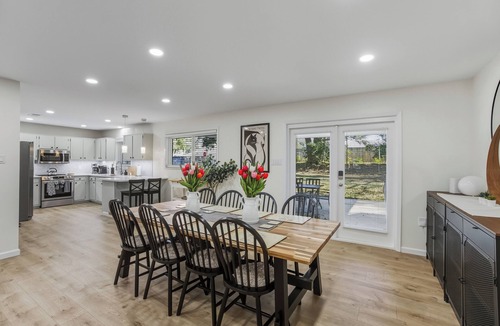 Highlands - Perkins House | Fabulous 5 Bedroom Elegance Near LSU -Single Level home with Mother-in-Law suite