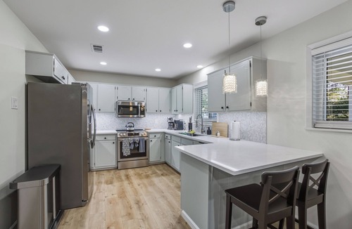 Highlands - Perkins House | Fabulous 5 Bedroom Elegance Near LSU -Single Level home with Mother-in-Law suite